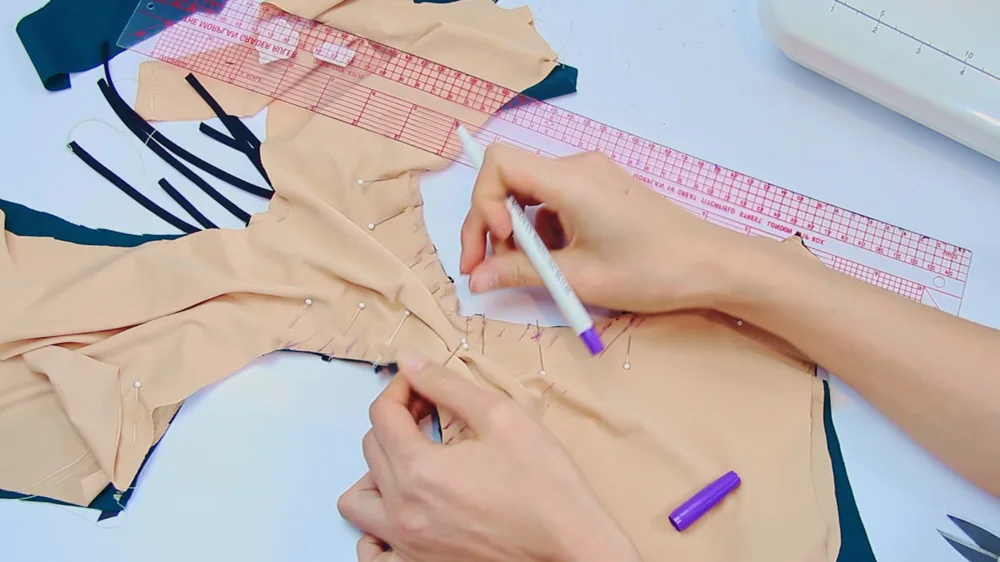 Clase de swimwear: ajuste del patrón sobre la prenda